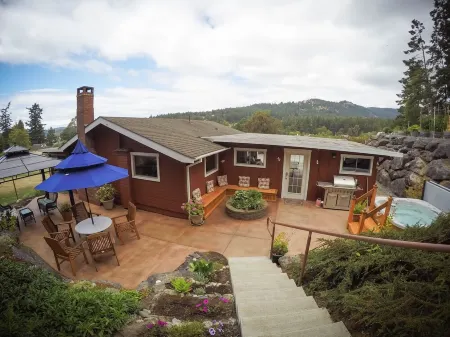 Cedar Orchard Cabin.
