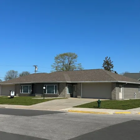 5th Steele Place, LLC - Downtown Algoma Condos: Overnight or Extended Stays