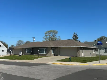 5th Steele Place, LLC - Downtown Algoma Condos: Overnight or Extended Stays