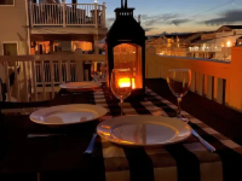 Outstanding Property! Great Reviews, Child Friendly, Easy Walk to Beach & Dining 海島城酒店