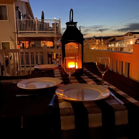 Outstanding Property! Great Reviews, Child Friendly, Easy Walk to Beach & Dining