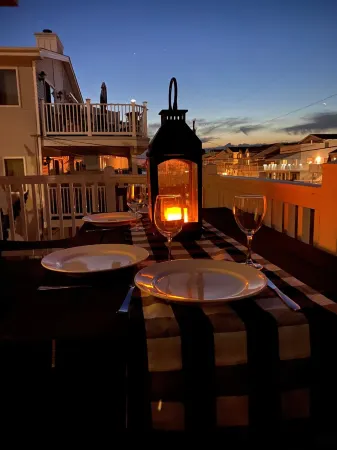 Sept Sale - Outstanding Property! Great Reviews,Easy Walk to Beach & Dining