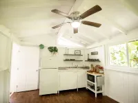 Cute and quaint little cottage on a homestead. アナホラのホテル