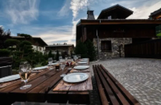 In the heart of the village, 400m from the slopes: Sauna, Nordic bath, fireplace... 阿爾利河畔普拉茲酒店