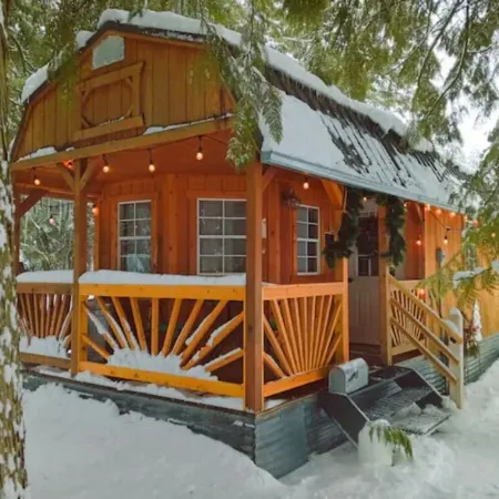 Cabin in the Cedars.Close to Lake,Town & Mountain