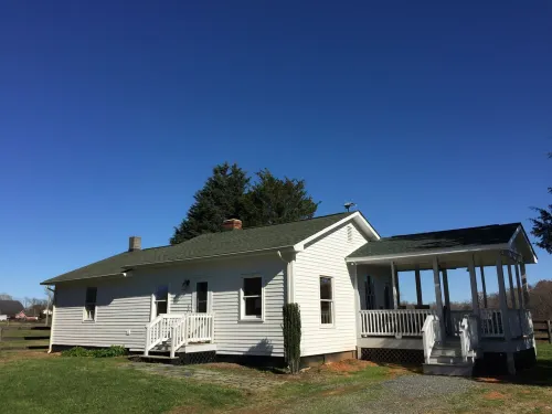 Elegant Cottage on 600 Acre Horse & Livestock Farm