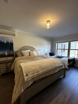Luxury Condo at Cranmore Mountain in North Conway!! Heated Pool & Hot Tub!!!