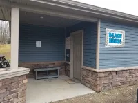 Beach themed cottage near Elk Creek Hotel dekat Struchen Flats Park