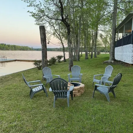 Inspirational Lake Front Escape