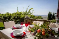 Wonderful villa at the foot of Cortona with private pool and unforgettable views