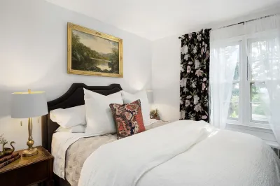 Classy 1BD near U of U - 1 mile/ fast WI-FI Hotels in 