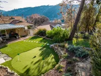 Mariposa Retro Retreat, Mid-Mod style and easy walk to town