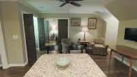 Private Carriage House  5 miles to Ameris Amphitheater Walkable  to Canton st Hotels near Hembree Park