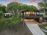 The Armadillo Villa! Hillside Haven with a Panoramic View of the Colorado River