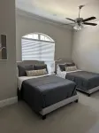 Luxury 6 BR, 5.5 baths with fabulous outdoor kitchen and pool!Sleeps 14
