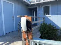 Oceanfront Cottage / Stunning Views / Contemporary