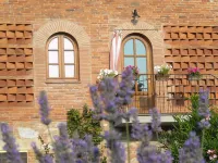 Ideal Position for Visiting Tuscany.Private Parking.Owner at Disposal.
