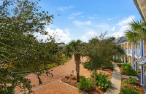 Welcome to The 4 Seas Cottage - FREE Beach Serv.  In Season Mar - Oct!