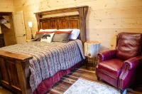 TIMBER RIDGE / LONG RANGE MOUNTAIN VIEWS / HOT TUB  / GAME ROOM / PET FRIENDLY