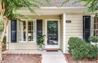 The Restful Retreat- Sleeps 6 Duke UNC Chapel Hill, Pet Friendly Hotels near Food Lion