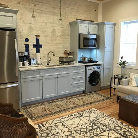 PARK and WALK - Mayberry & Main - 'The Main Suite' - New Construction