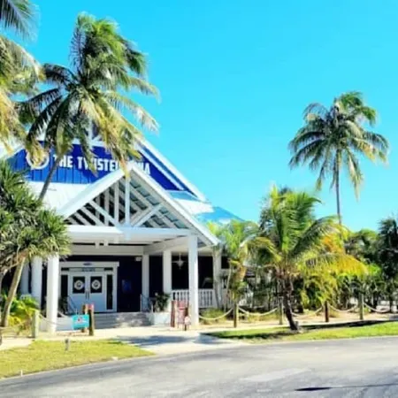 POSHPADZ Villa Del Sol Walk to Jupiter Beach