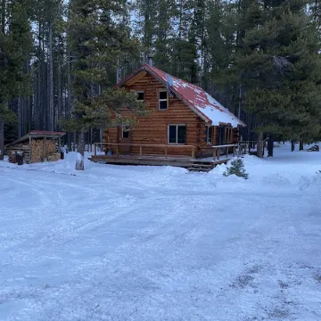 Bear Creek Cabin - A Slice of Montana Solitude