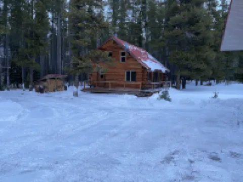 Bear Creek Cabin - A Slice of Montana Solitude