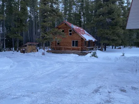 Bear Creek Cabin - A Slice of Montana Solitude