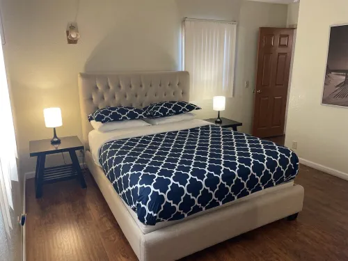 Villa A- 2bed/2bath with kitchen, dining&living rooms, in downtown Palm Springs!
