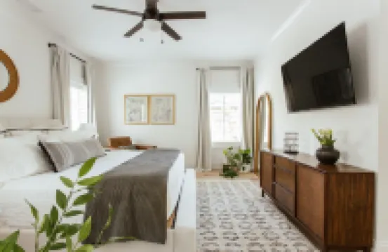 Newly built home in Five Points — 1 mile to UGA