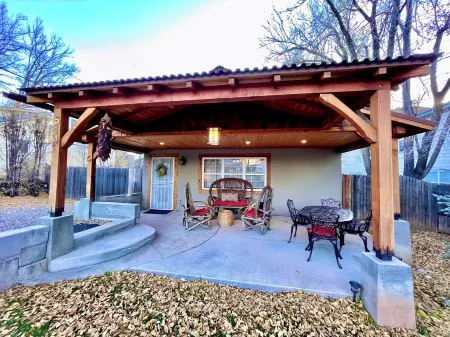 Wild Horse~House Downtown Durango *Sanitized & High Speed Wi-Fi*