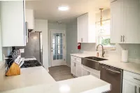 Tranquility on Teringo - close to the beach & downtown - includes golf cart!