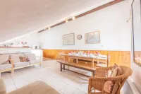 Chalet Blue Shutter, 50m des pistes, 10 personnes . Hotels in Montgenevre