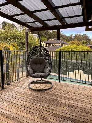 5 min drive from Terrigal Beach. Modern apartment. Hotels in Terrigal