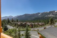 3 BR 2 BA Ski-in & Ski-out, 50 steps to ski run, unbelievable location!