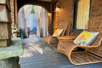 SevenTwenty: Hot Tub under the Stars - Appleton’s Coolest Cozy Stay