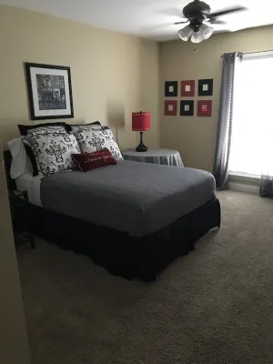 Great Condo Available for an Athens Visit, very close to campus and downtown