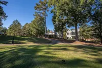 12th Fairway Cottage at the Landing, Reynolds Lake Oconee. Lake Access! Hotels in Greene County