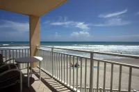 Oceanfront Condo w/ Balcony & Panoramic Beach Views, Unit 219 - 3つ星