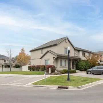 Townhome- 5 Minutes to UVU