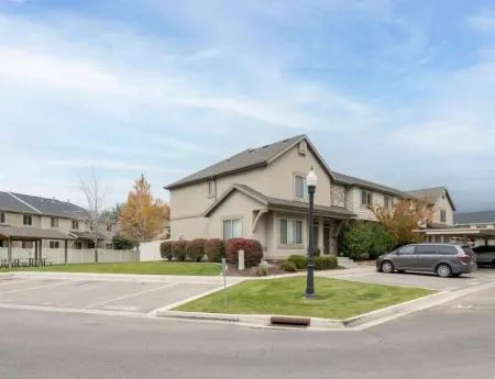 Townhome- 5 Minutes to UVU