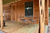 Romantic Ava Haus CABIN. 3 minutes to Main!See our other 4 Ava Haus rentals!