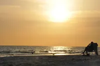 Serene 5th-Floor End Unit with Sunset Views, Steps to Beach Access, JW Marriott - Beach