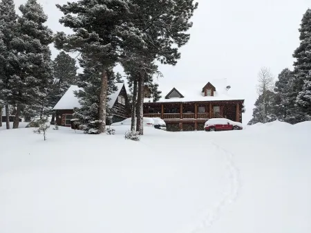 Mountain Elegance with Multiple Living Areas. Featured on HGTV’s House Hunter’s