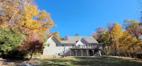 Deer Path - Fall Colors/Mountain Views, Private Creek, Gas Logs, Fire Pit Hotels near Lake Tahoe