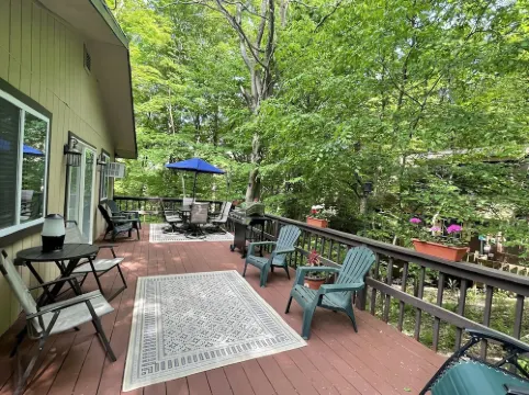 Perfect Poconos Retreat, .5 miles -Beach & Pool, Huge Game Room, Pet Friendly!