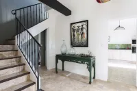 Village house with swimming pool in the Alpilles