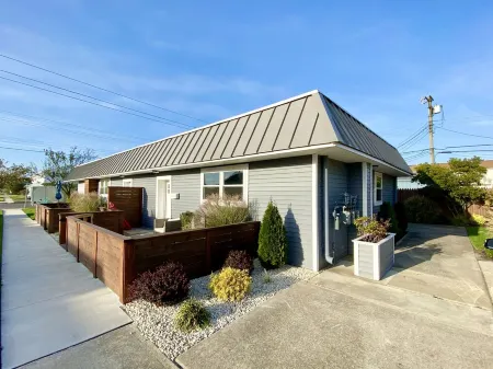 Location, location, location! - Beach Chic Condo