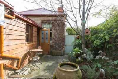 Jane Cottage 1855 - Tasmania Hotels near Campbell Street Primary School